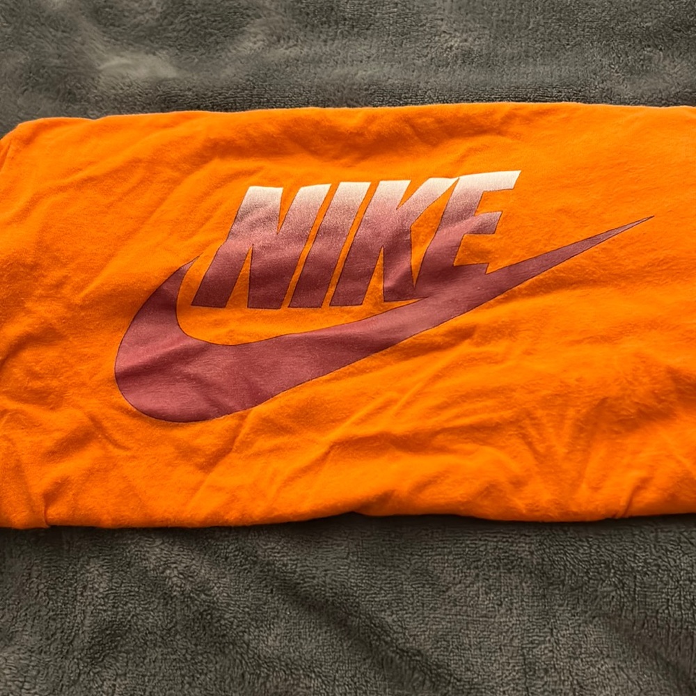 Nike t-shirt